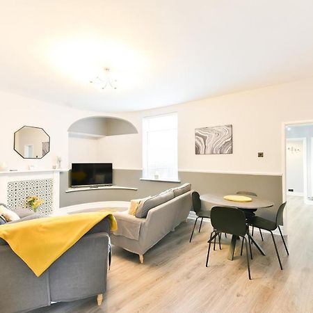 4 Bedroom, 2 Bathroom House - Free Parking Pontefract Exterior foto