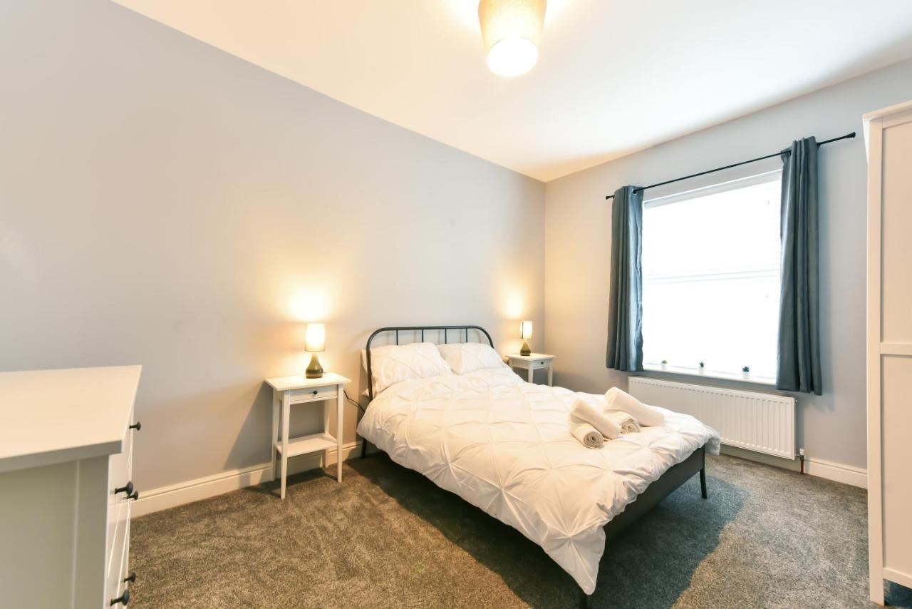4 Bedroom, 2 Bathroom House - Free Parking Pontefract Exterior foto